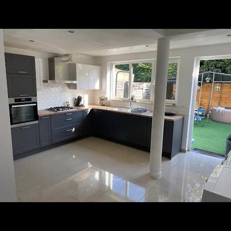 Appartement Spacieux Avec Terrasse Et Garage Prive Брюксел Екстериор снимка